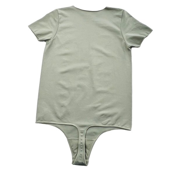 SKIMS Essential T-Shirt Bodysuit NEW Agave Green Womens L/XL - Picture 4 of 14
